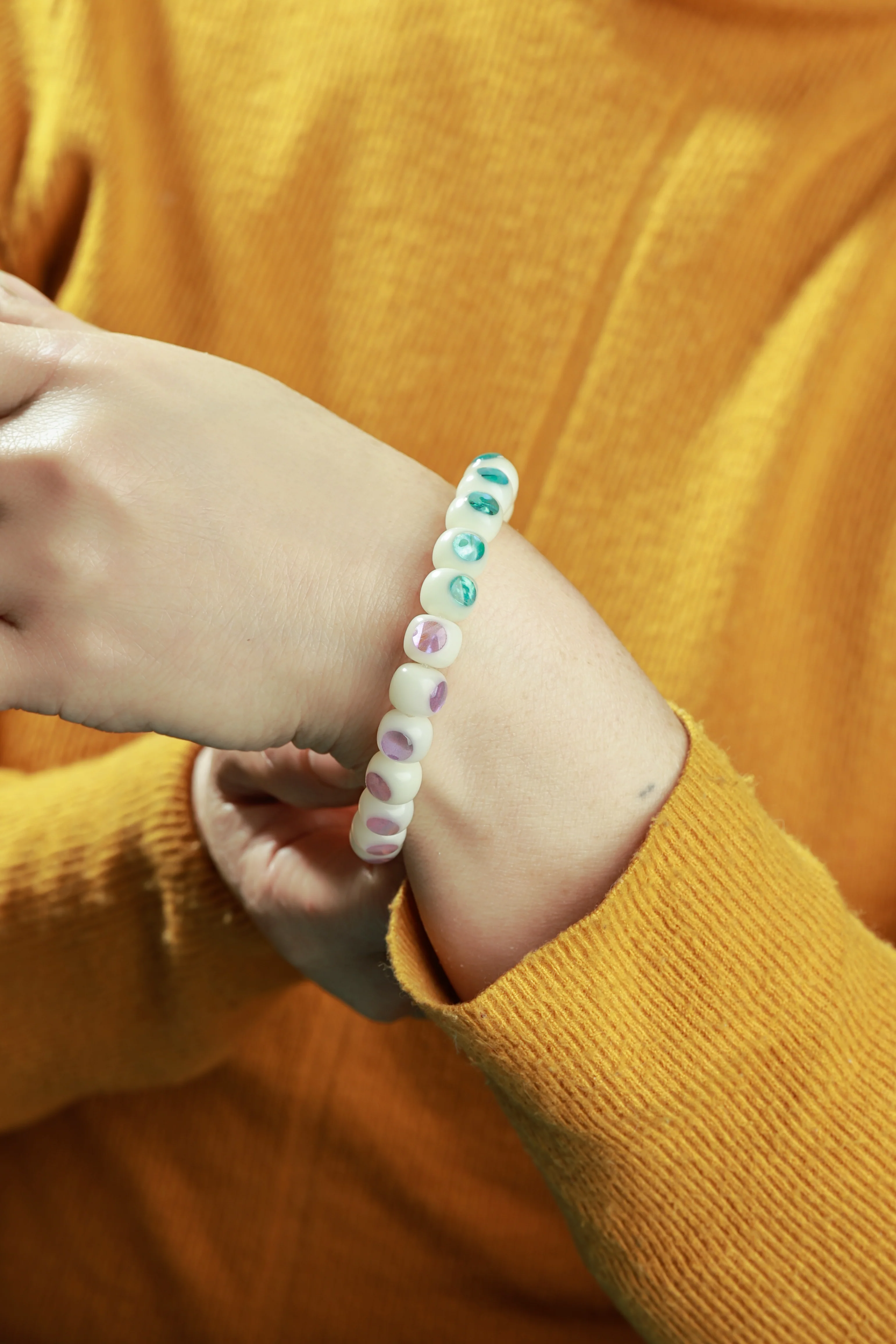 Iridescent fidget bracelet - Image 3